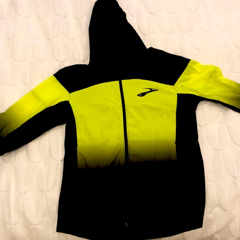 Brooks Men’s Windbreaker Jacket